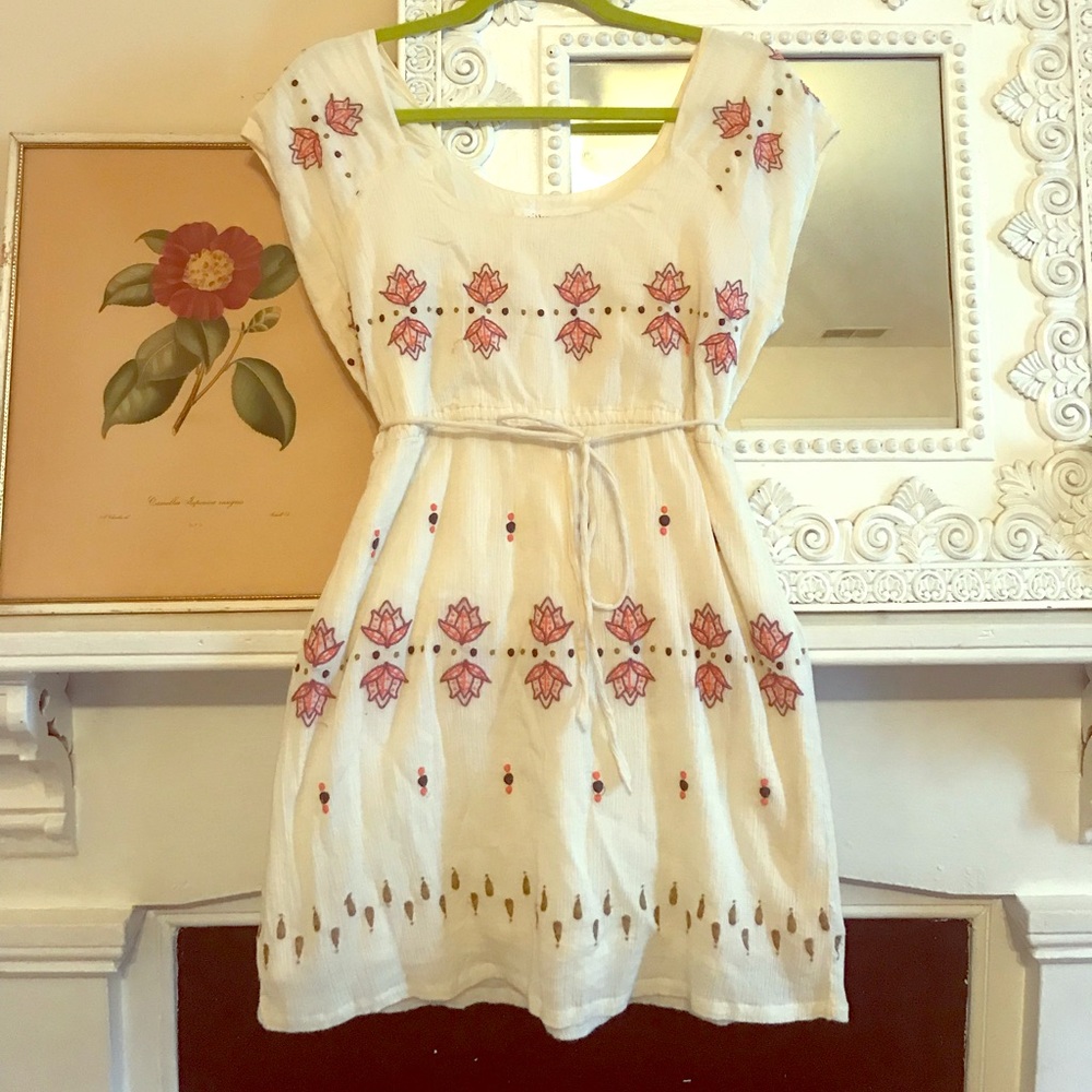 Anthropologie Lilka Lotus Boho Embroidered Dress